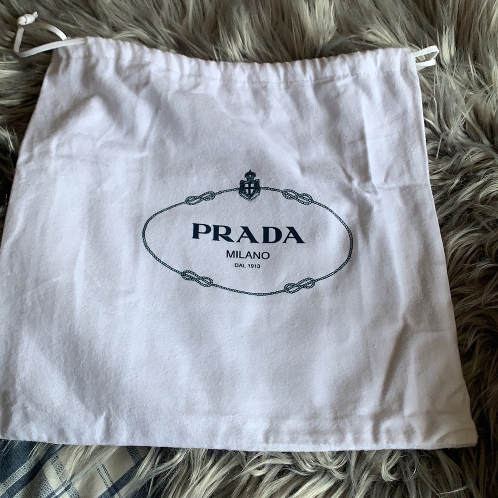 Authentic Prada
Flap Chain Small Black Saffiano Leather Shoulder Bag - Picture 15 of 16